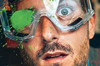 Augen zu oder Brille auf?