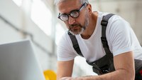 (08.09.2022) Die Mitgliedsunternehmen der BG ETEM erhalten im Oktober 2022 ihre Unternehmensnummer per Post. Diese ersetzt die alte Mitgliedsnummer. Ab diesem Zeitpunkt ist die neue Unternehmensnummer anstelle der bisherigen Nummer zu verwenden. Betriebe benötigen sie, um zum Beispiel UV Jahresmeldungen oder Lohnnachweise digital zu übermitteln.